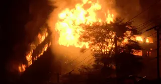 চট্টগ্রাম ইপিজেডের আগুন নিয়ন্ত্রণে বেগ পেতে হচ্ছে ফায়ার সার্ভিসকে